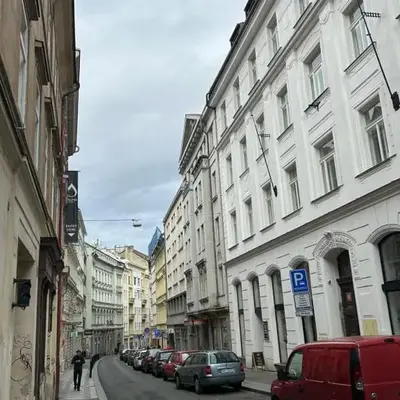 PARTY HOUSE PRAGUE - Apartments Ve Smečkách 18