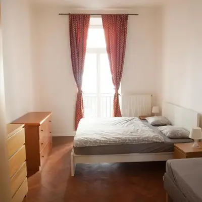 2 Bed Flat - Sleeps 9 - Pets - Smoking on terrace
