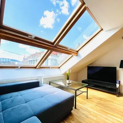 FREE PARKING- Cozy apartment in historical building center Prague
