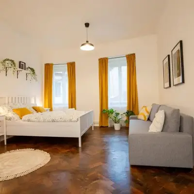 White Wolf House Hostel & Apartments