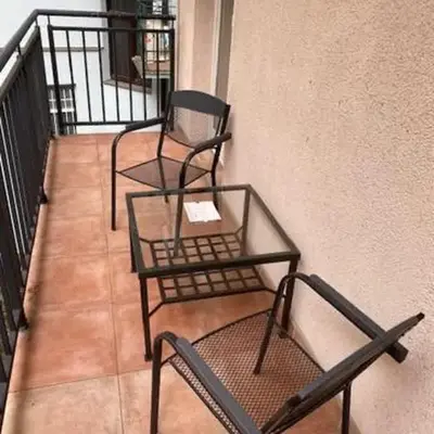Large 3 bedroom family apartment close to the river