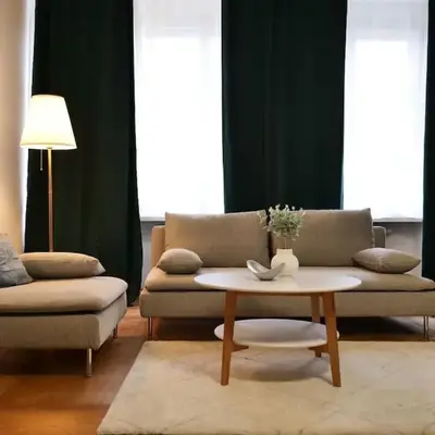 Stylish 3BD Riverfront Apartment