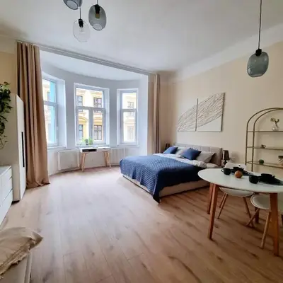 7th Heaven Apartment close to metro and center