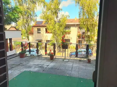 a view from a window of a courtyard at LEV I SOVA in Mělník