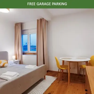 1 bedroom apartment with terrace and FREE parking near metro