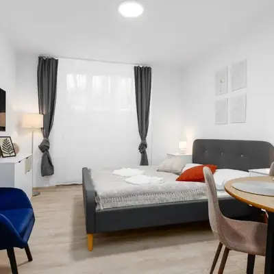 2 bedrooms apartment near the metro