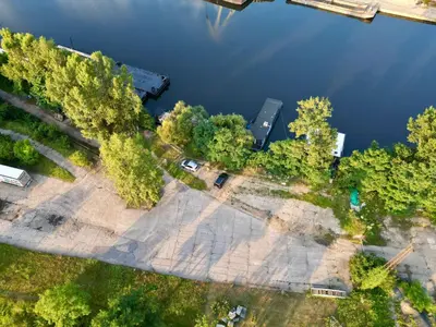 an overhead view of a park next to a lake at Prague on Boat, Privat Pier, Free Parking in Prague