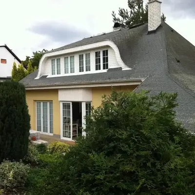 Beautiful house in Prague with parking