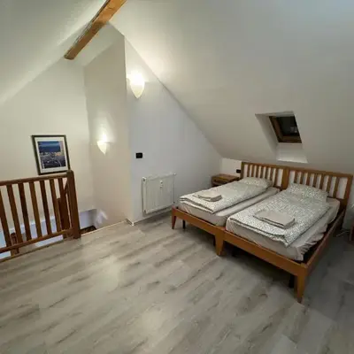 1 Bed Flat - Sleeps 4 - Pets - Smoking on terrace