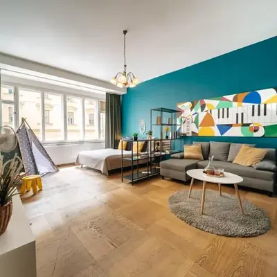 Cityscape Charm Spacious 3 Bedroom Haven for 7
