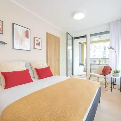 Bright 2BR - 4th floor