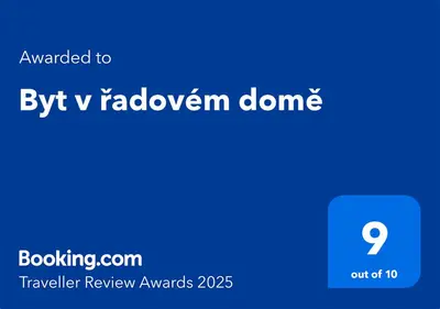 a screenshot of a phone with the text upgraded to by vixon dome at Byt v řadovém domě in Sadská