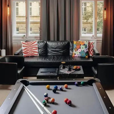 Cinema Apartment Billiard & Foosball - City Centre