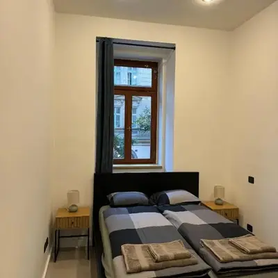 1 Bed Flat - Sleeps 2 - Pets - Smoking on terrace