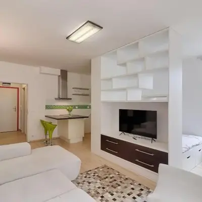 Peace and Comfort Near Center with Balcony