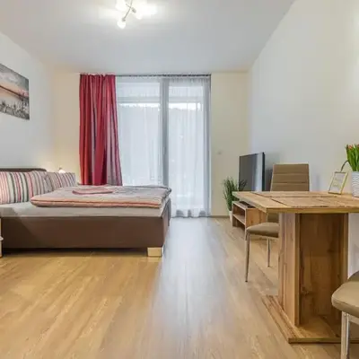 Flat with Bathtub & Balcony