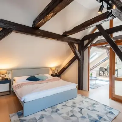 Wonderful Romantic Old Town Apt