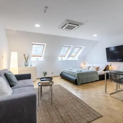 KIP Old Town Modern Apartment with Free Parking & AC
