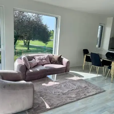 Modern apartment close to Tram and Airport