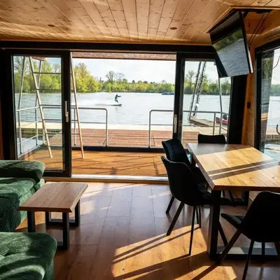 House Boat s výhledem na Wake Port
