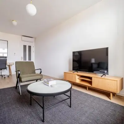 Blueground Prague 2 furnished Náměstí Míru PRG-44