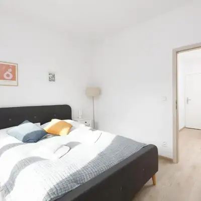 2 bedroom apartment with a terrace near the metro