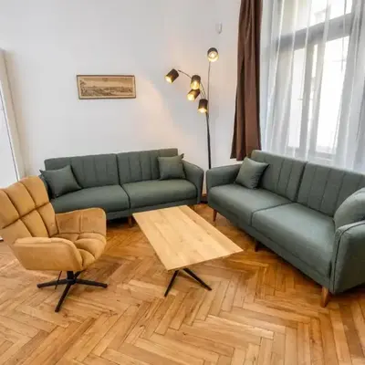 Royal Charlie Suite