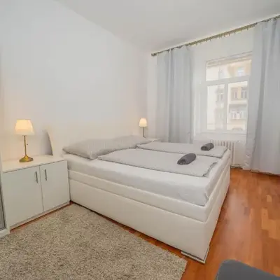 4 Bob's Apartments - 3 bedrooms