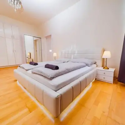 5 Bob's Apartment - 2 bedrooms with King Size beds