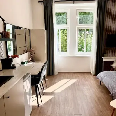 Bright and cozy studio 15 minutes to city center