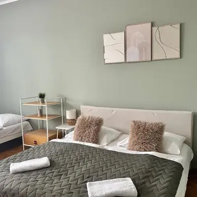 2BR Gateway on the Rybna