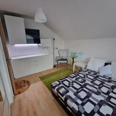 Slunný byt v Praze Letňanech
