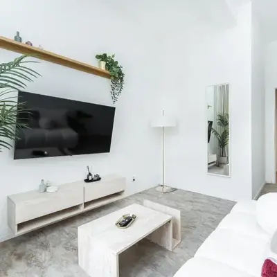 Rentero Central Two Bedroom Apartment in Prague - Two bathroom - Parking
