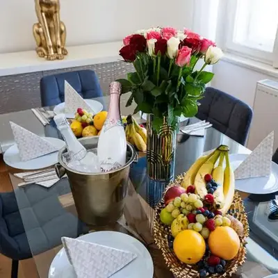 Golden Cat Suite