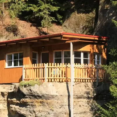Malběnka - chata na skále pod hradem Kokořín