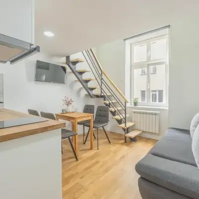 HOMELY I Central 28m2 loft I ELEVATOR I Self Check-In