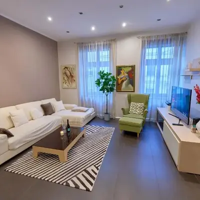 Heart of Prague Stylish 3BR Apartment
