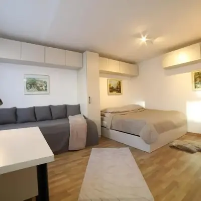 Bright & Cozy Apartment with Netflix & Xbox!