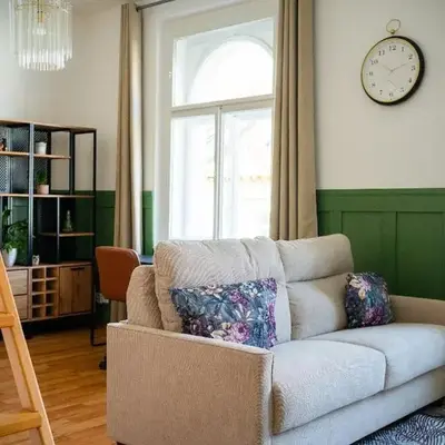 Cosy apt in vibrant area 2 metro stops from Prague's hisorical centre