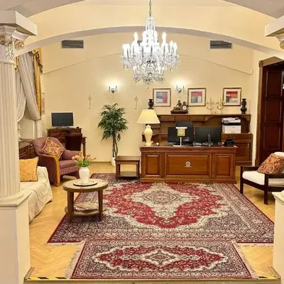 Fleur De Lis Hotel