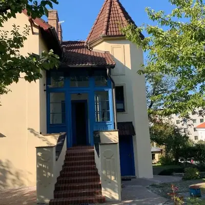 Art nouveau villa with garden close to center