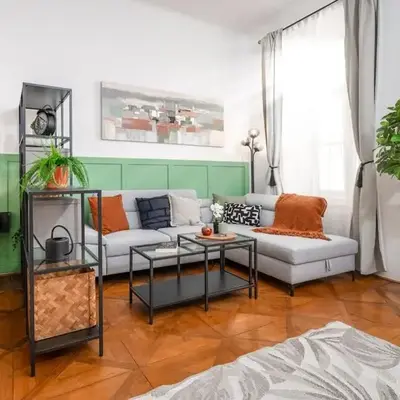 Trendy Apt Centrally Located with PS5
