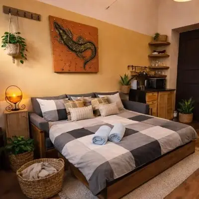 Cozy Private Studio for Couples & Solo Travelers