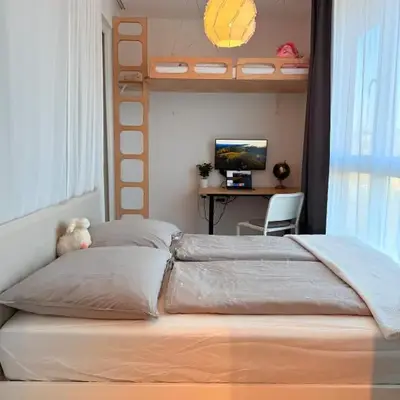 Easy City Access Bright 1BR with Underground Parking