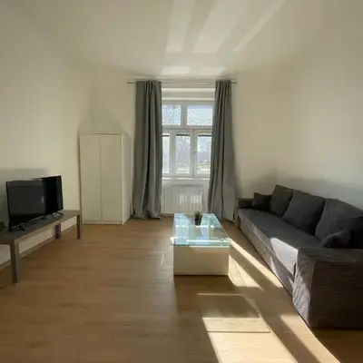 Cozy & Spacious Apartment for 5 Guests in Prague