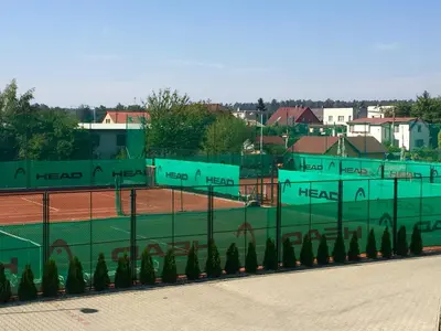 a fence with the word heard written on it at Motel R10 in Mladá Boleslav