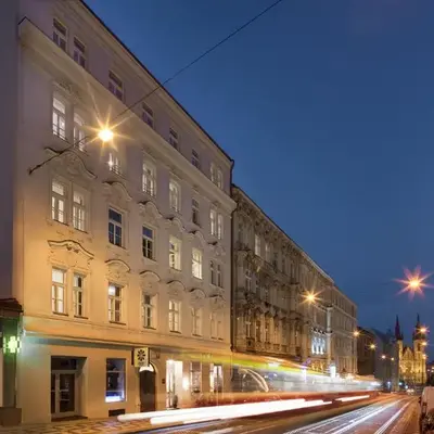 Louren Apartments
