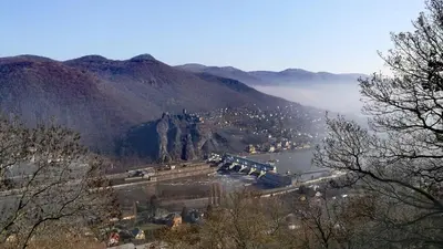 a view of a town with a castle on a mountain at Apartmán Třebenice - vstupní brána do Českého středohoří in Třebenice