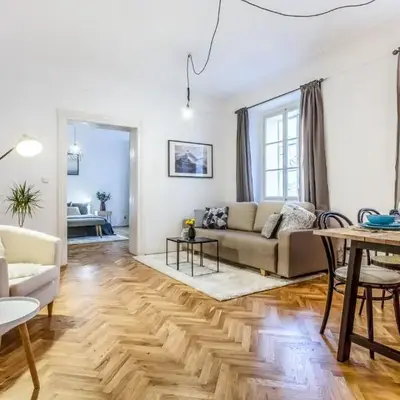 Old Town 2 BDR apartment