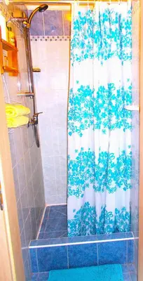 a bathroom with a sink and a bath tub at soukromý pokoj in Prague